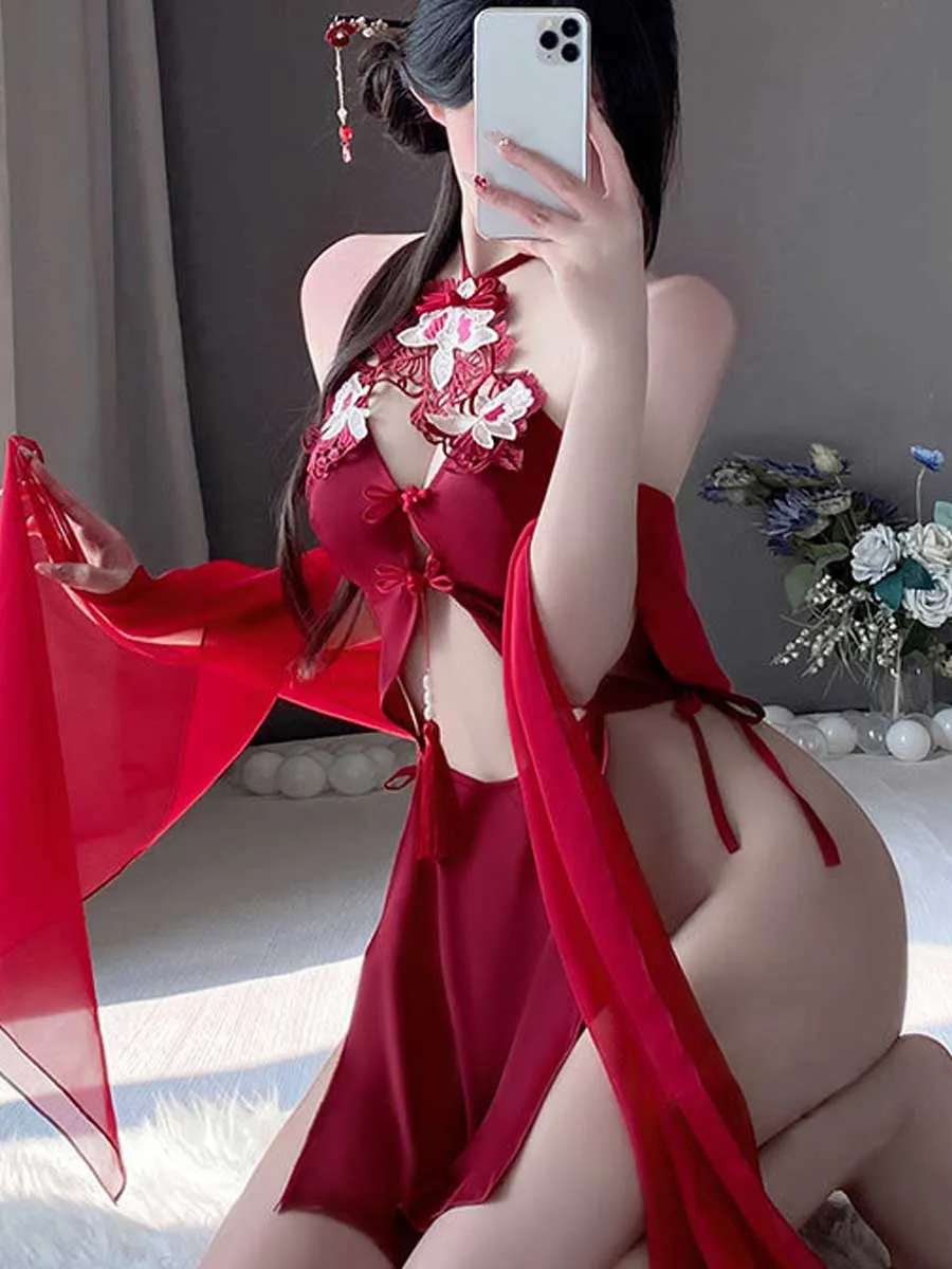 High Slit Appliques Qipao Outfit